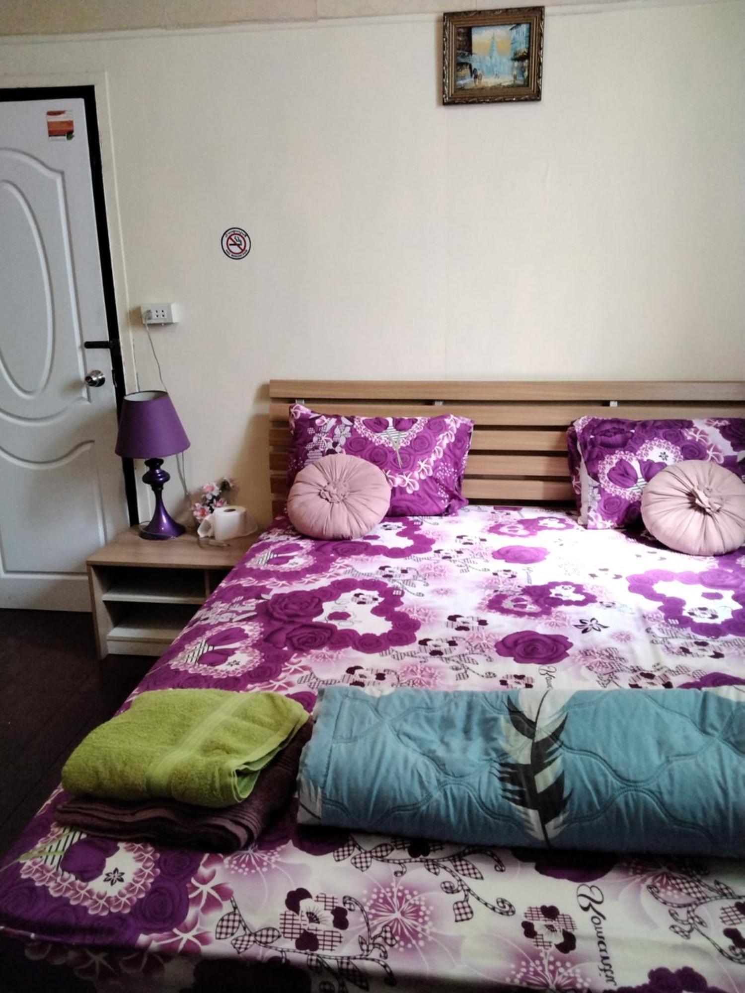 Danee Hostel Бангкок Экстерьер фото